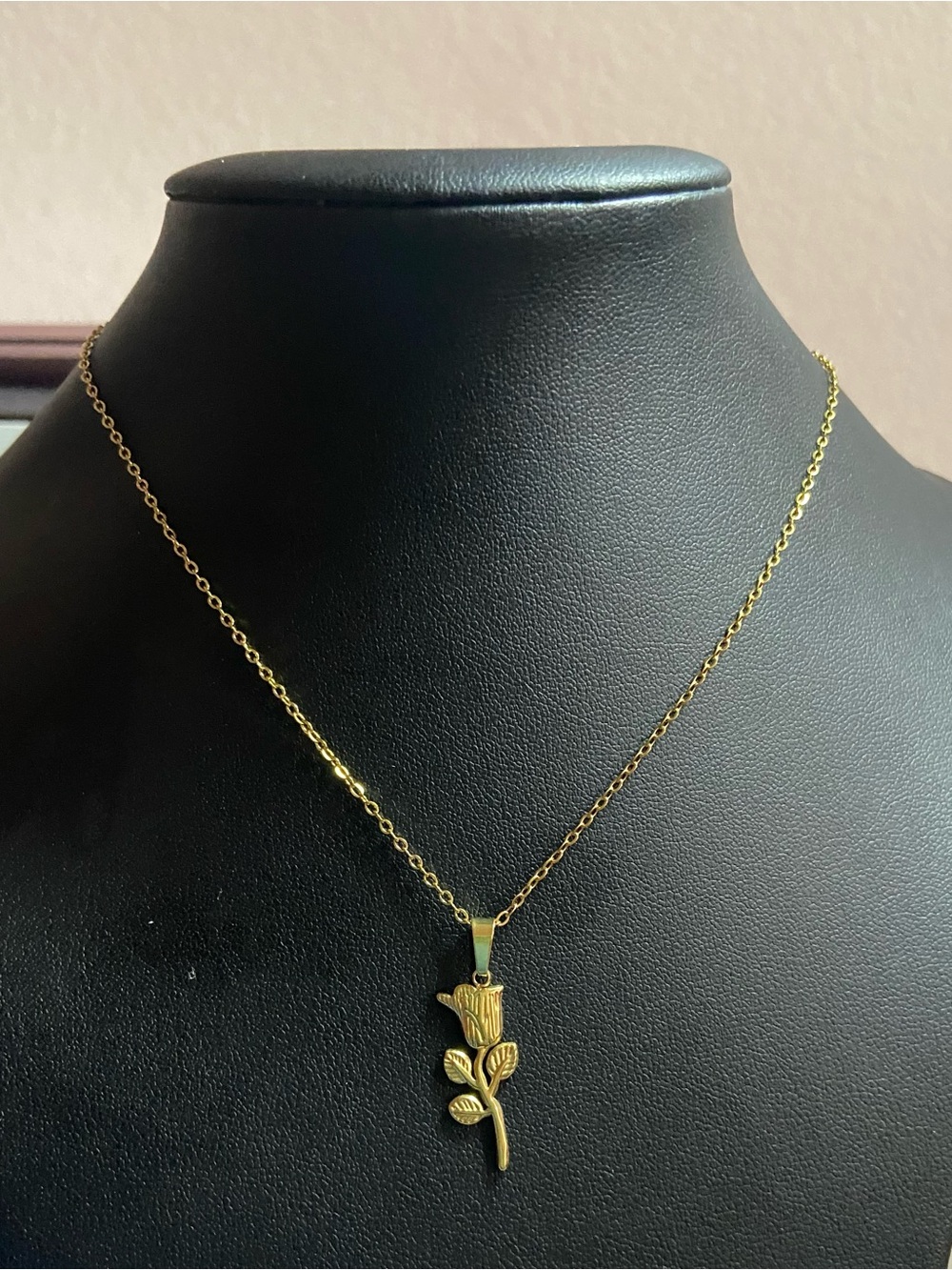 Delicate Gold Rose Pendant Necklace for Women